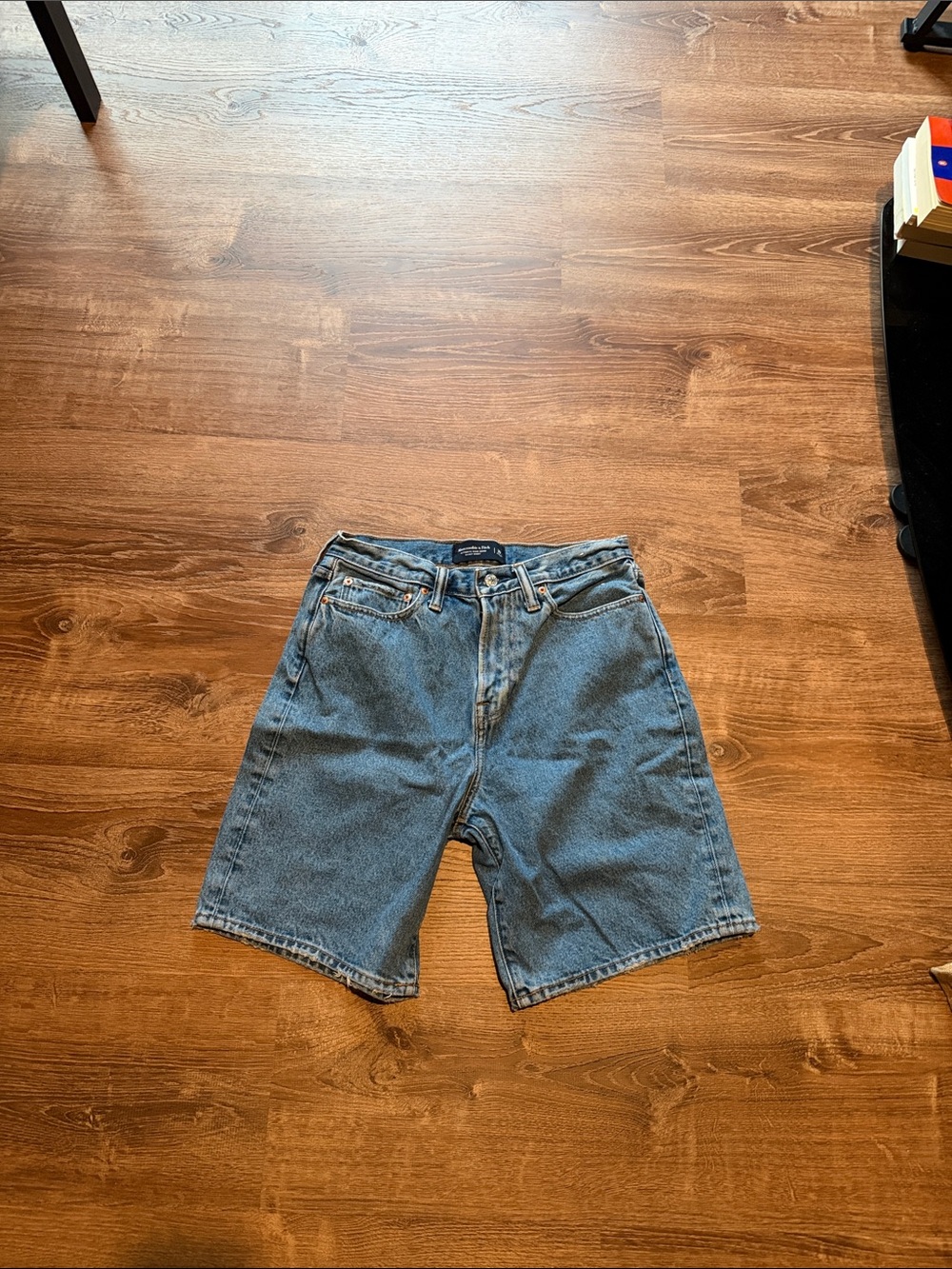 Abercrombie and ditch Baggy jorts size 30